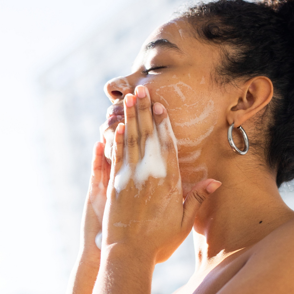RENEWAL GLOW CLEANSING FOAM